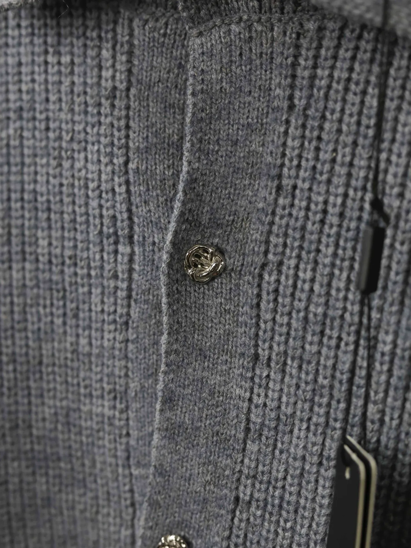 Actual photo of dark gray details # P280